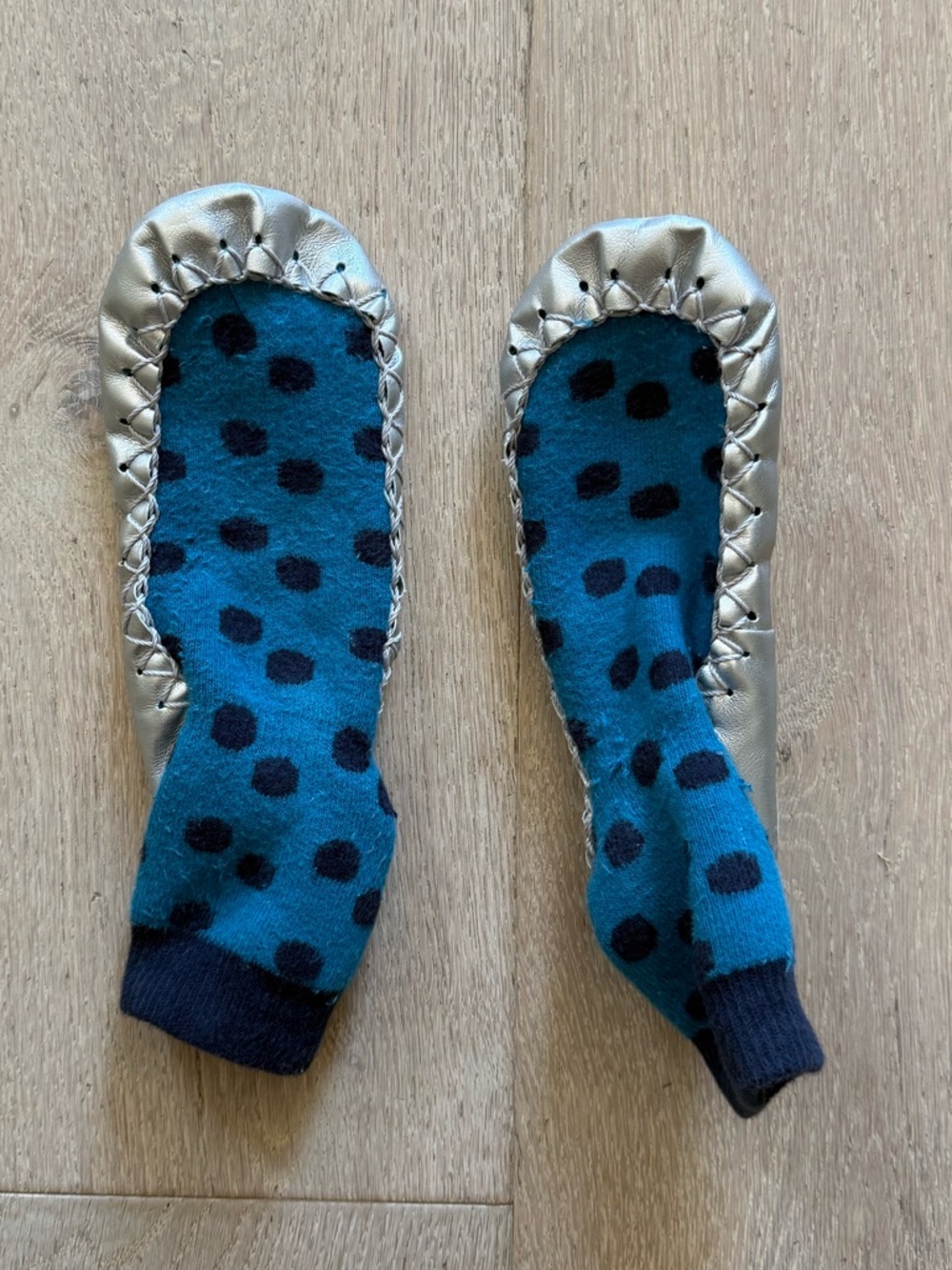 Hana Andersson Metallic Silver with Teal & Black Polka Dot moccasin slippers